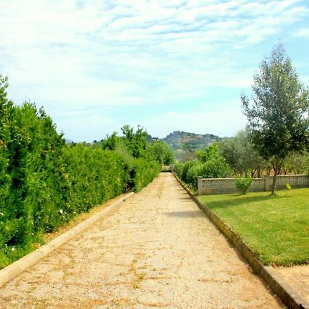 Finca Con Piscina Es Blanquer Hostal Exterior foto